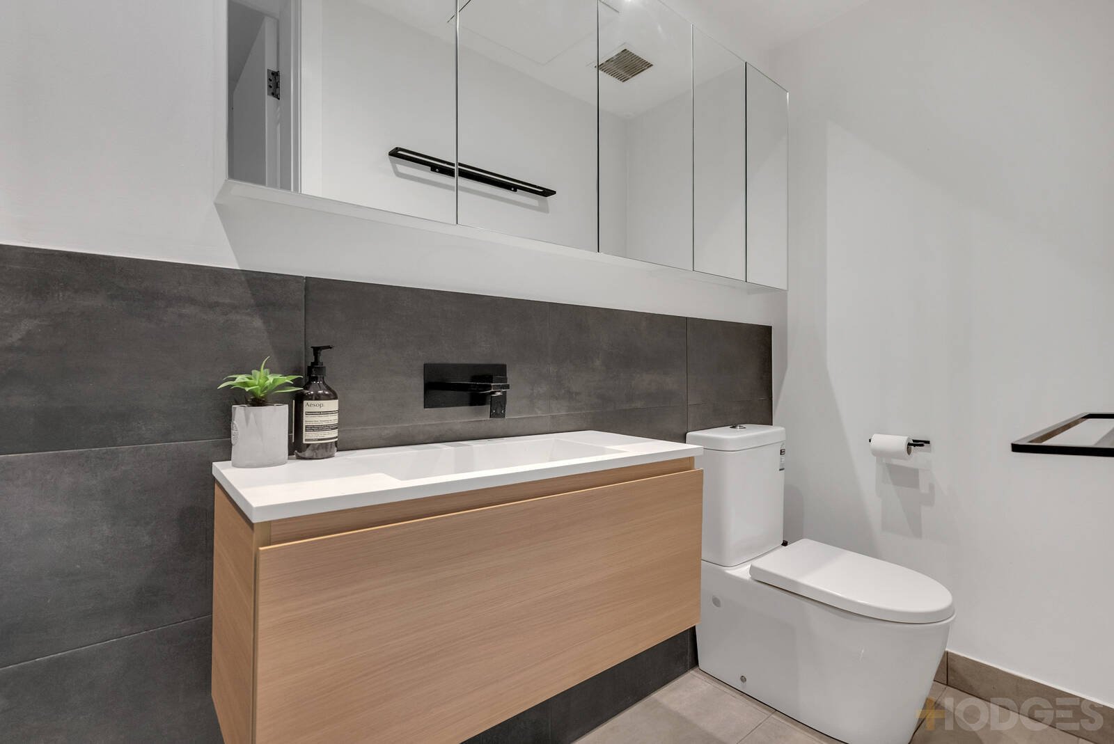 1 / 52 Fitzroy Street St Kilda