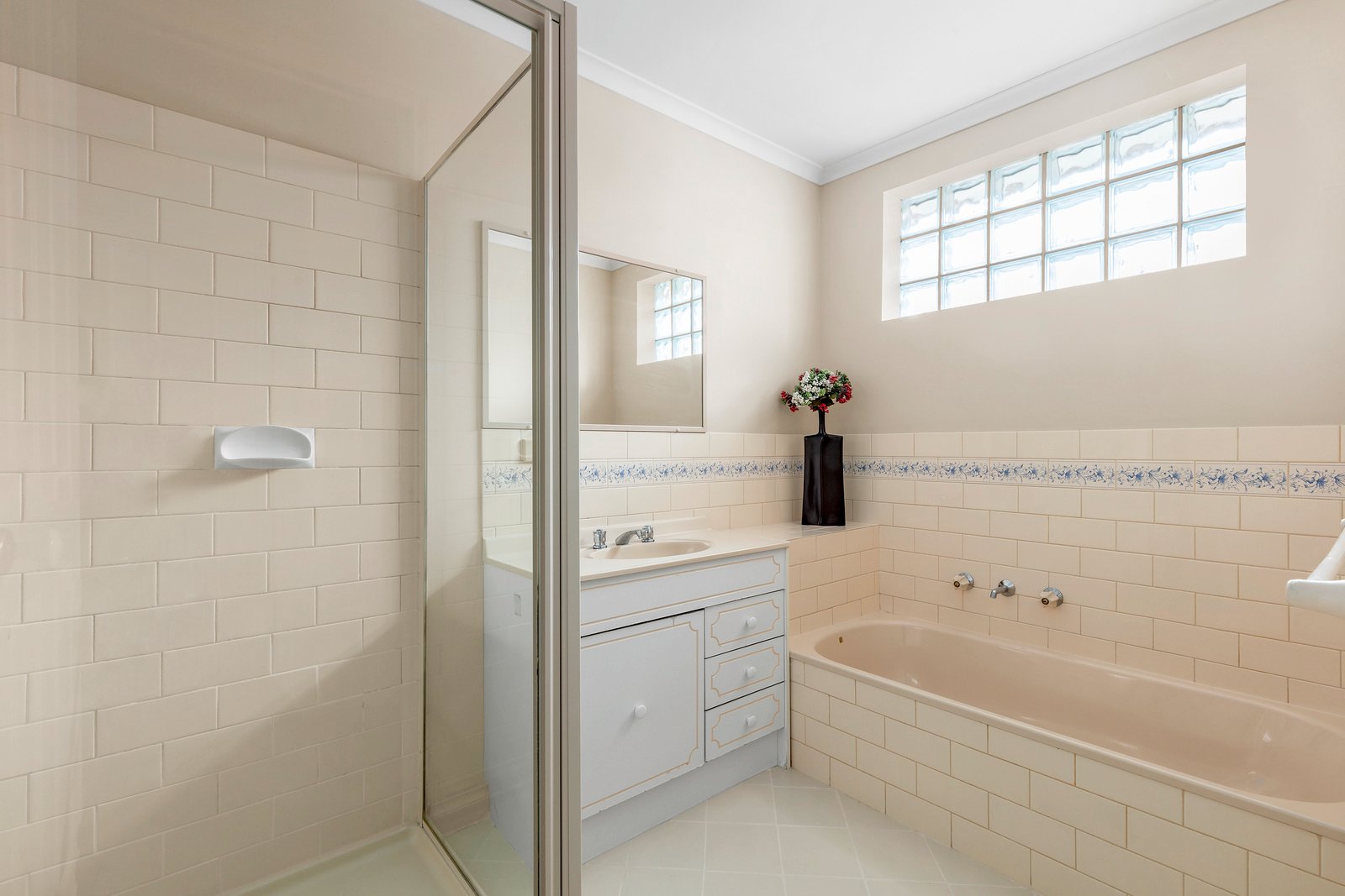 1/52 Foster Street, South Geelong image 5