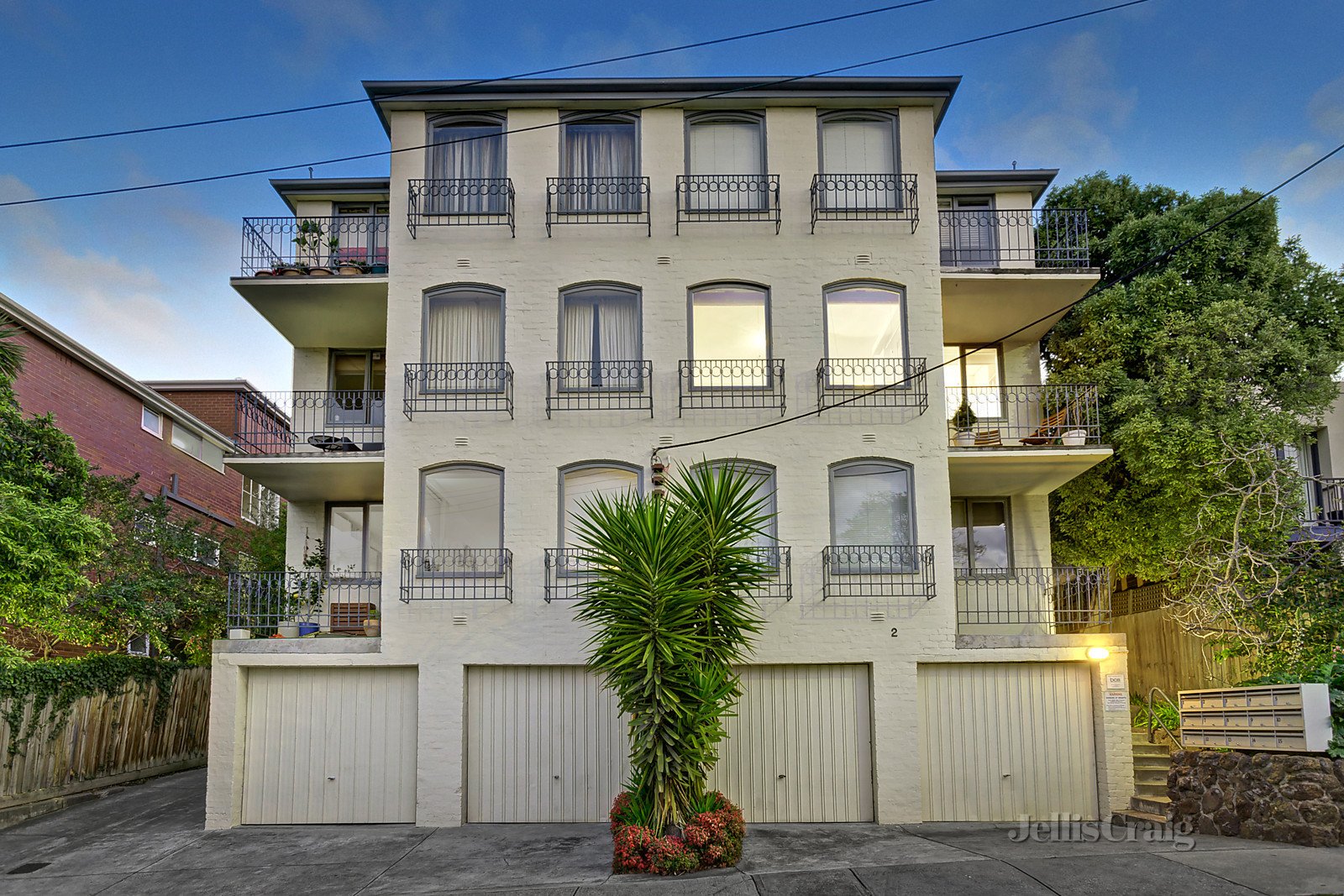 15/2 Gordon Grove, South Yarra image 1