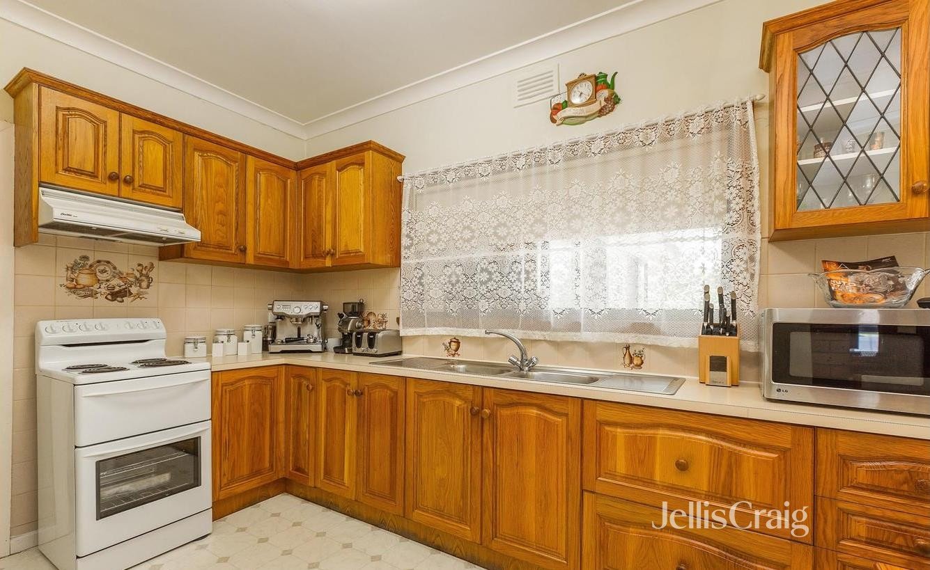 152 Maidstone Street, Altona image 4