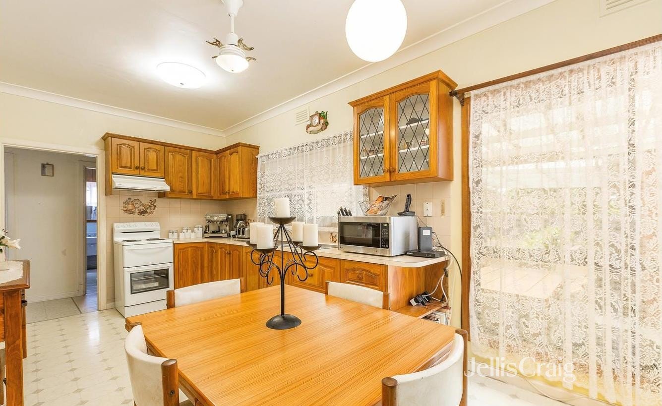 152 Maidstone Street, Altona image 6