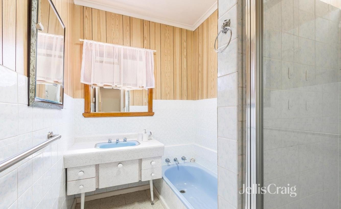 152 Maidstone Street, Altona image 8