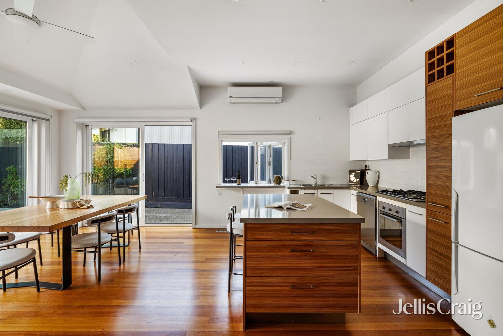 152 North Road, Brighton image 3