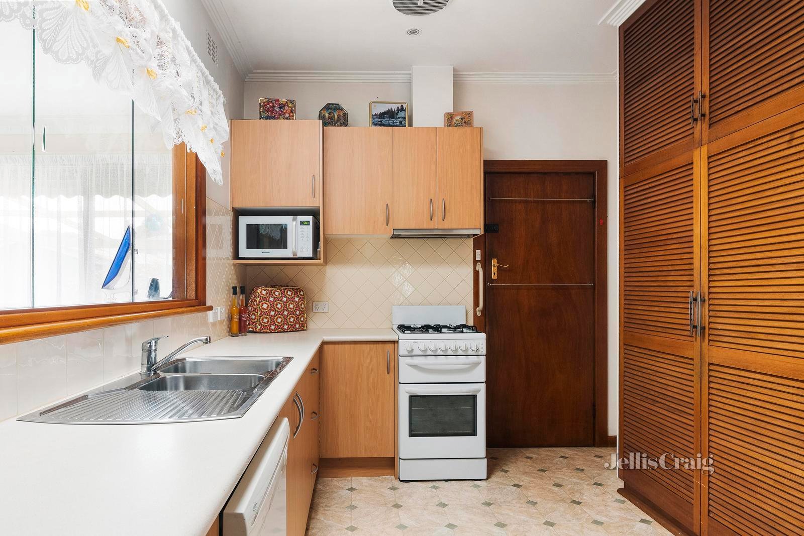 152 Porter Road, Heidelberg Heights image 6