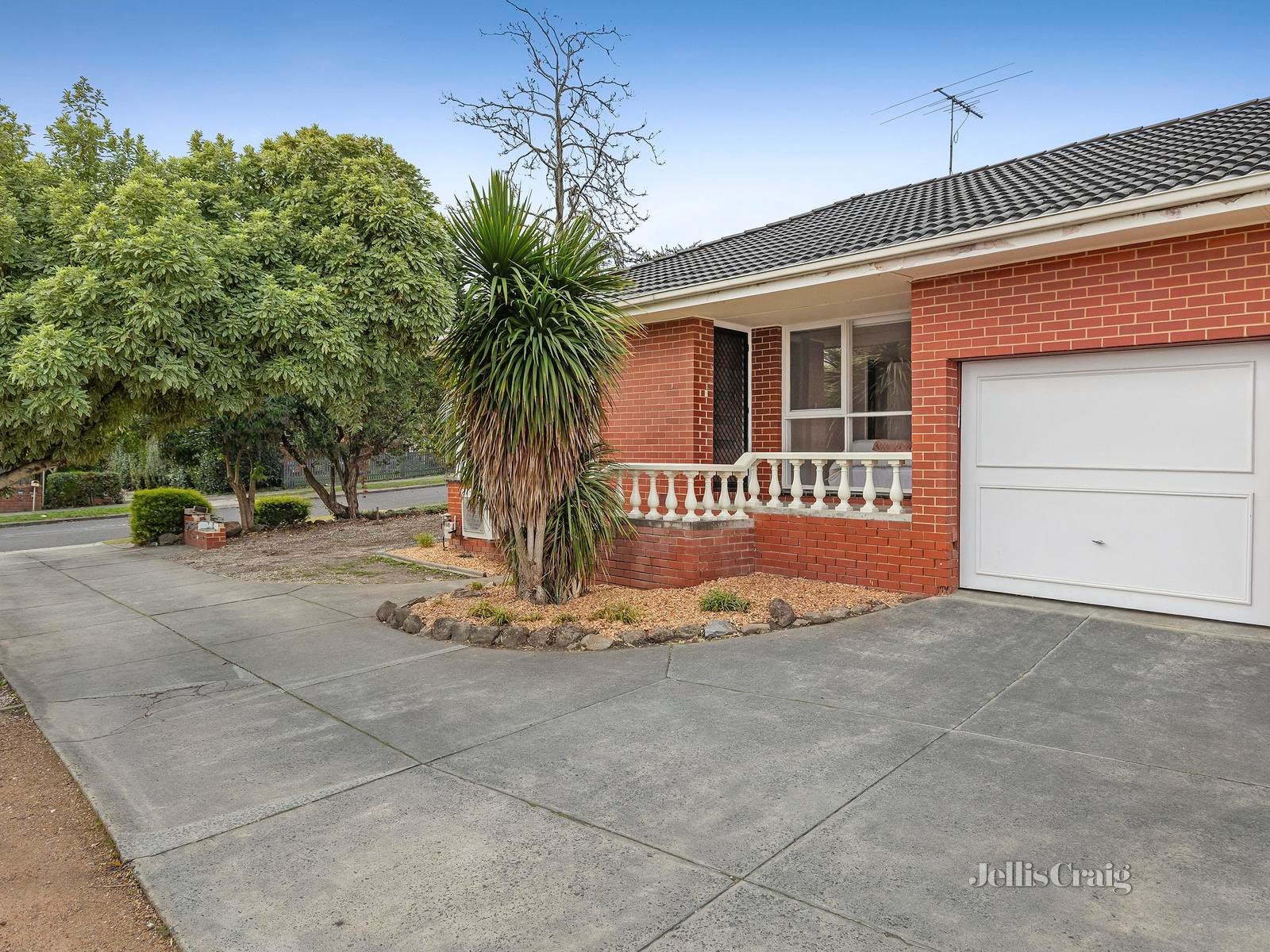 1/52 Rosella Street, Doncaster East image 2
