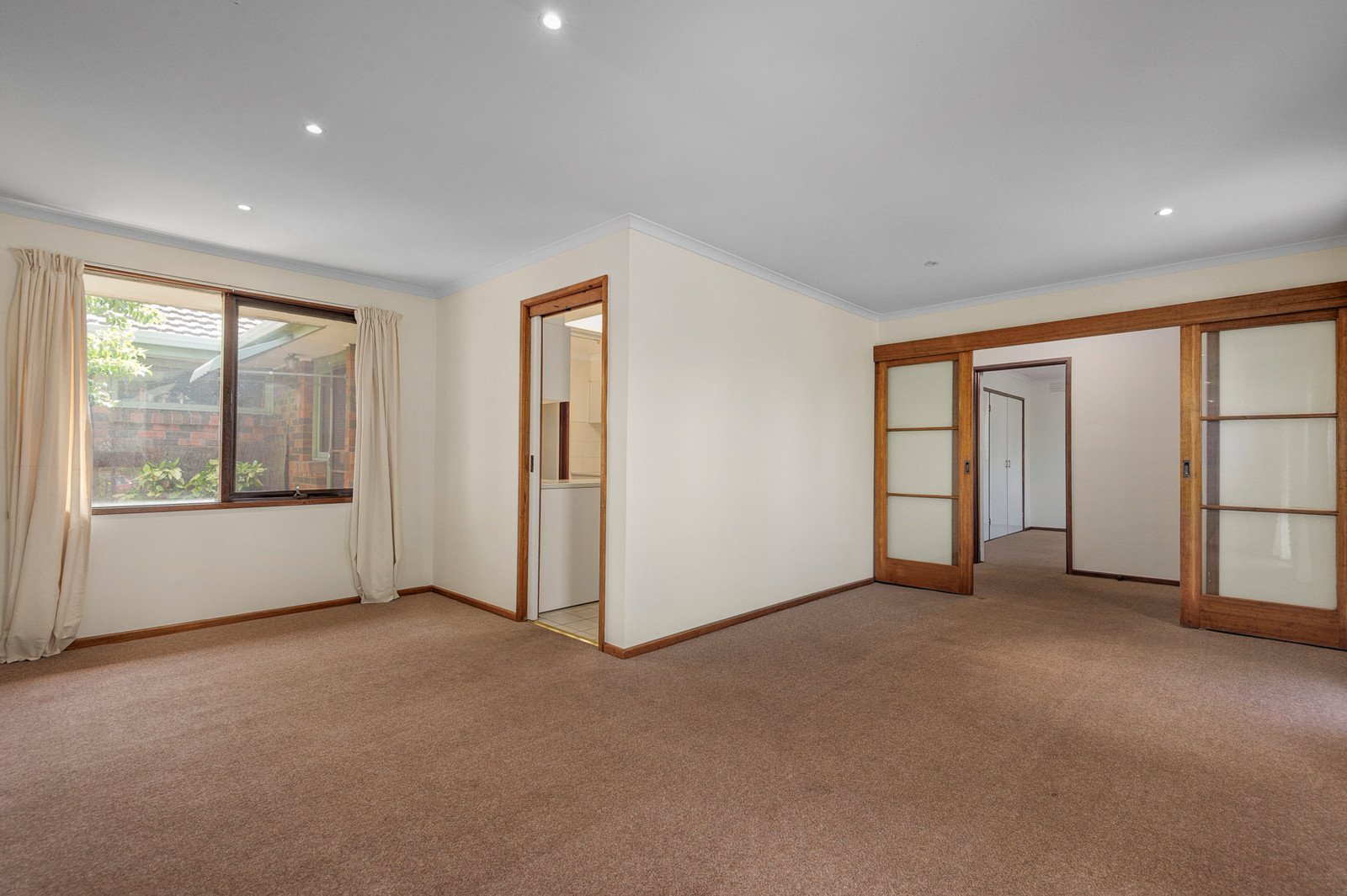 1/52 Severn Street, Box Hill North image 2