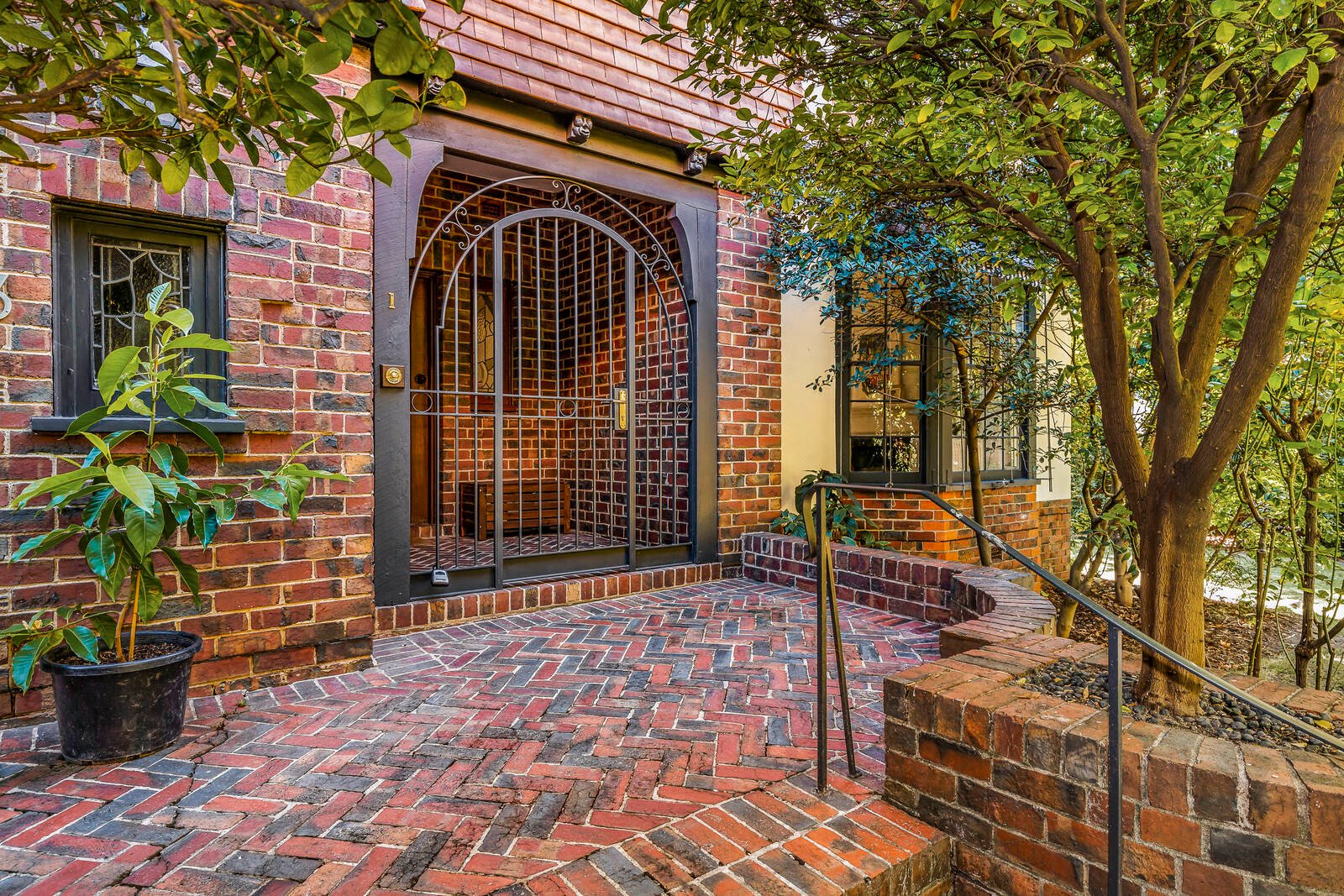 Property Gallery Thumbnail 2