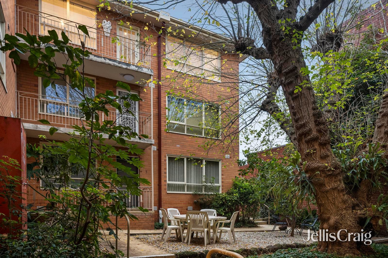 15/201 Lennox Street, Richmond image 2