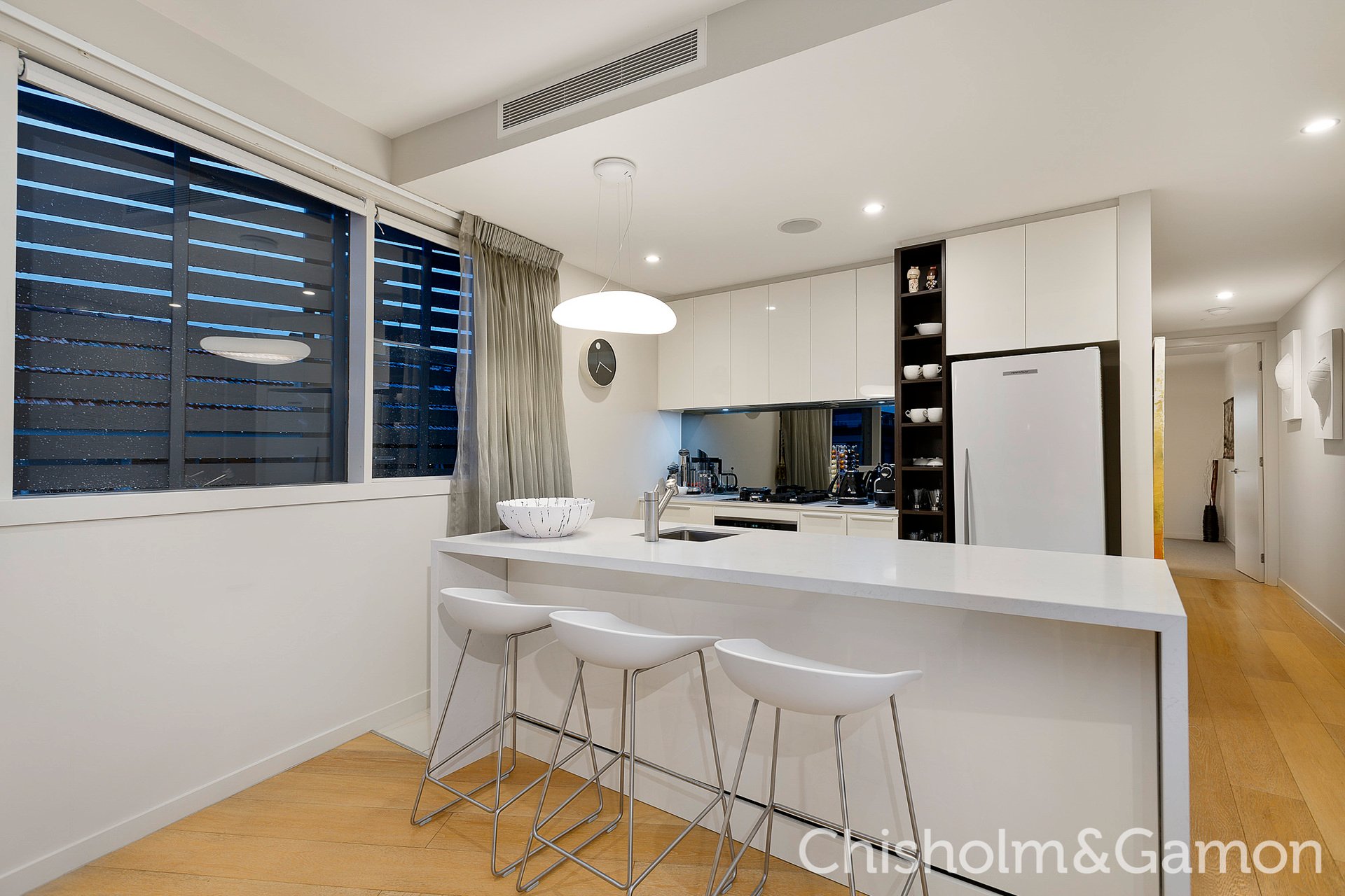 15/201 Ormond Road, Elwood image 4