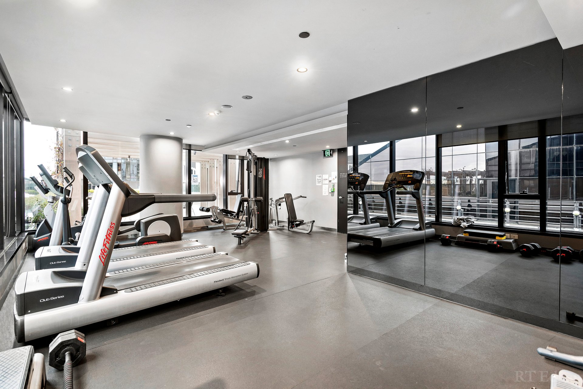 Property Gallery Thumbnail 15