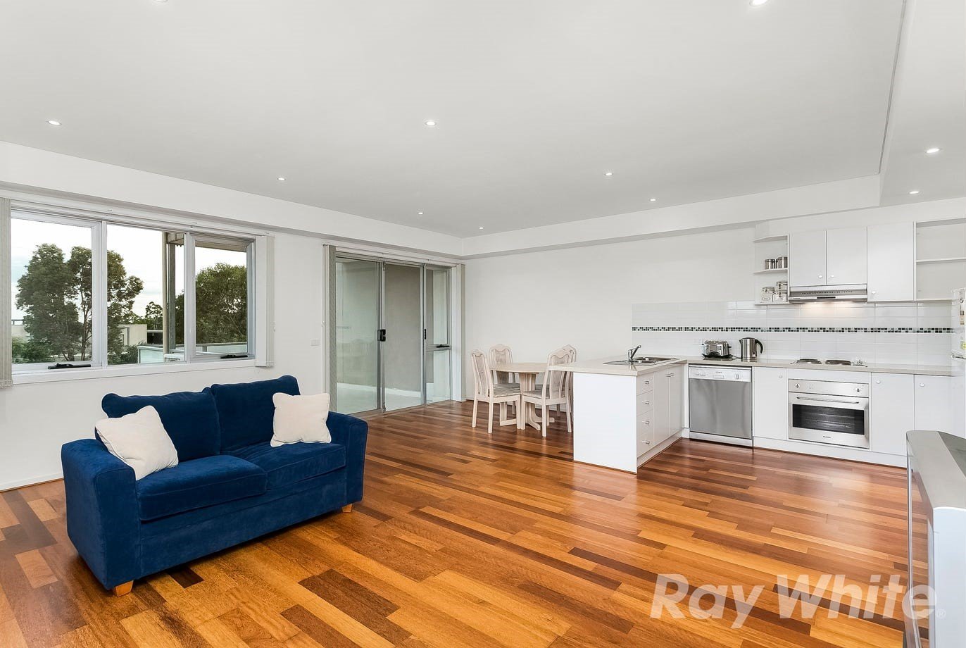 15/213 Normanby Road, Notting Hill image 3
