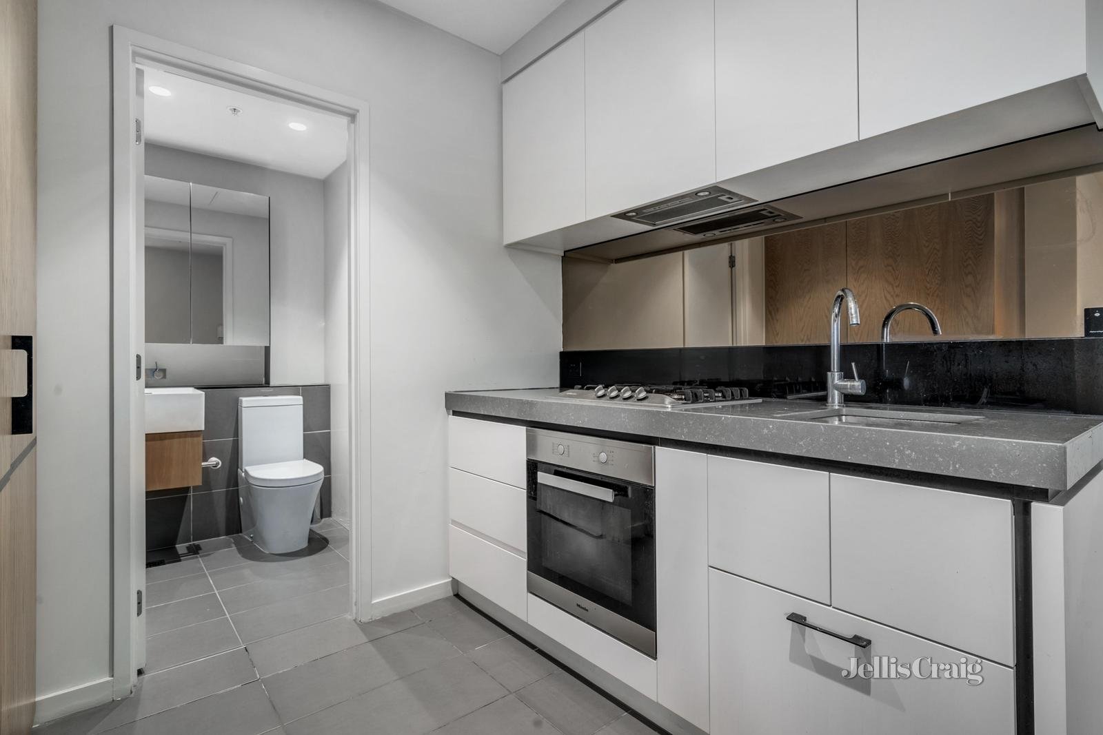 1522/8 Daly Street, South Yarra image 4