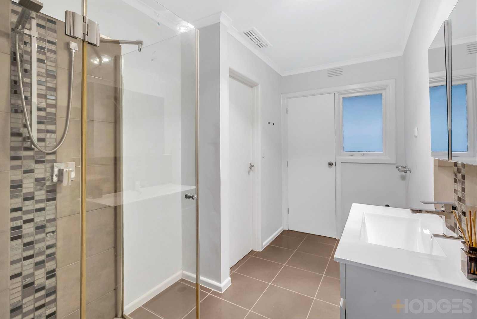 15 / 23-25 Olive Grove Mentone