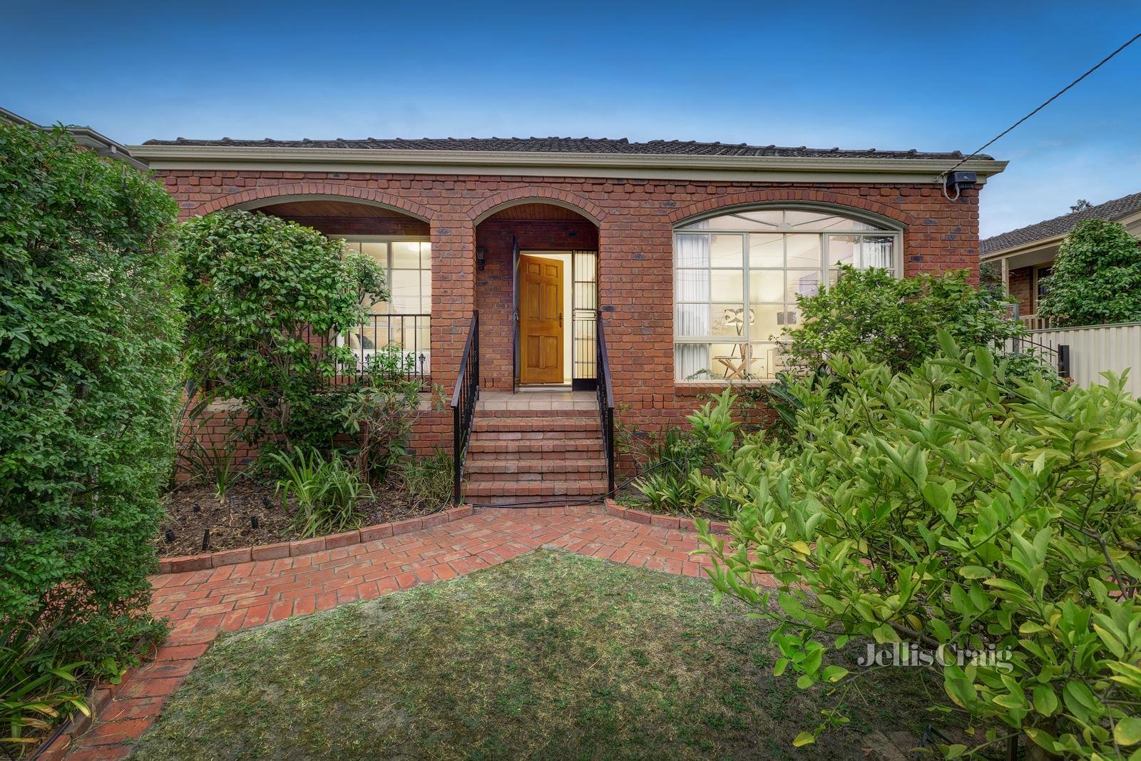 1/527 Whitehorse Road, Surrey Hills image 1