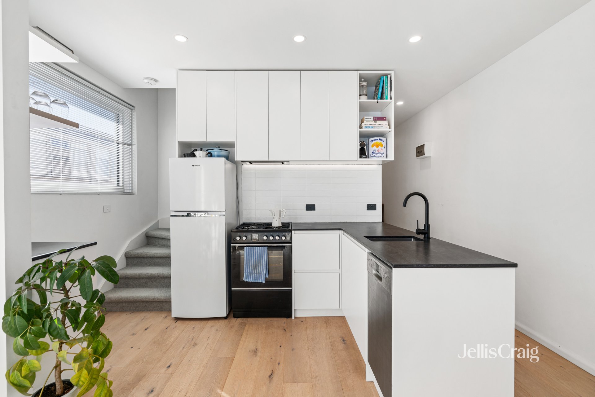 15/276a Domain Road, South&nbsp;Yarra image 2