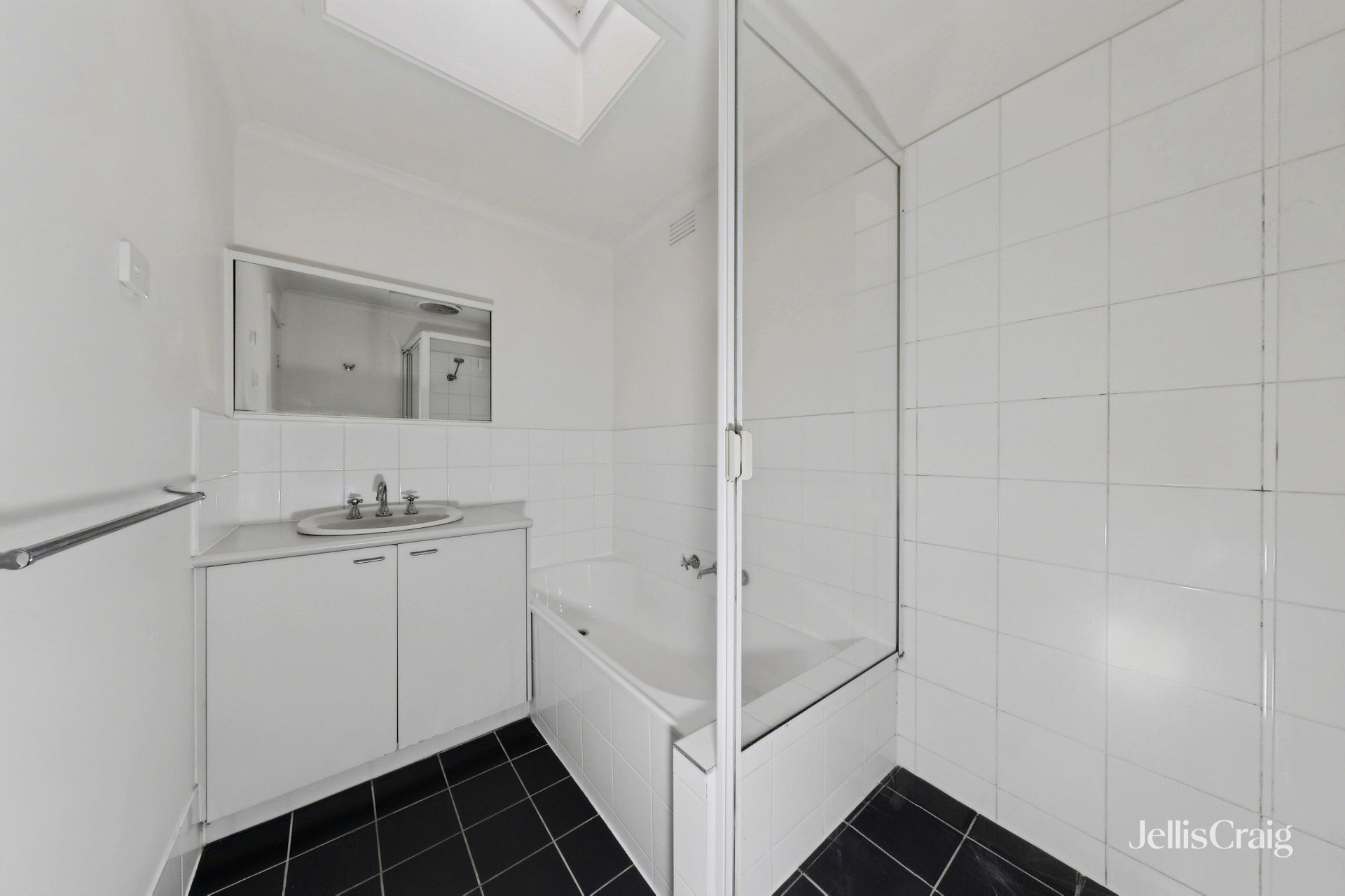 15/284 Barkers Road, Hawthorn image 6