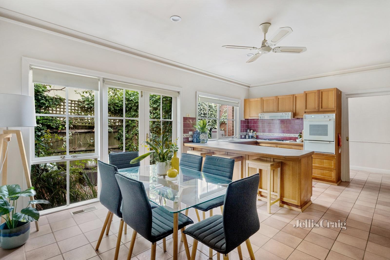 1/53 Kennealy Street, Surrey Hills image 4