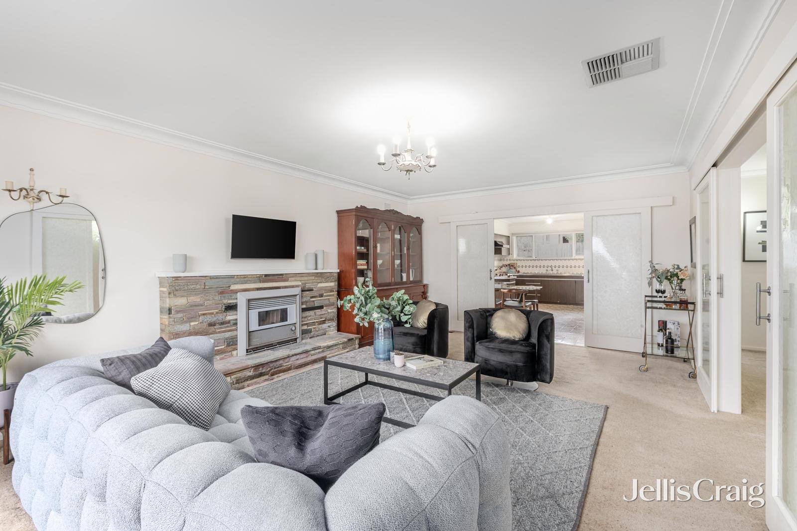 153 Manningham Road, Bulleen image 4