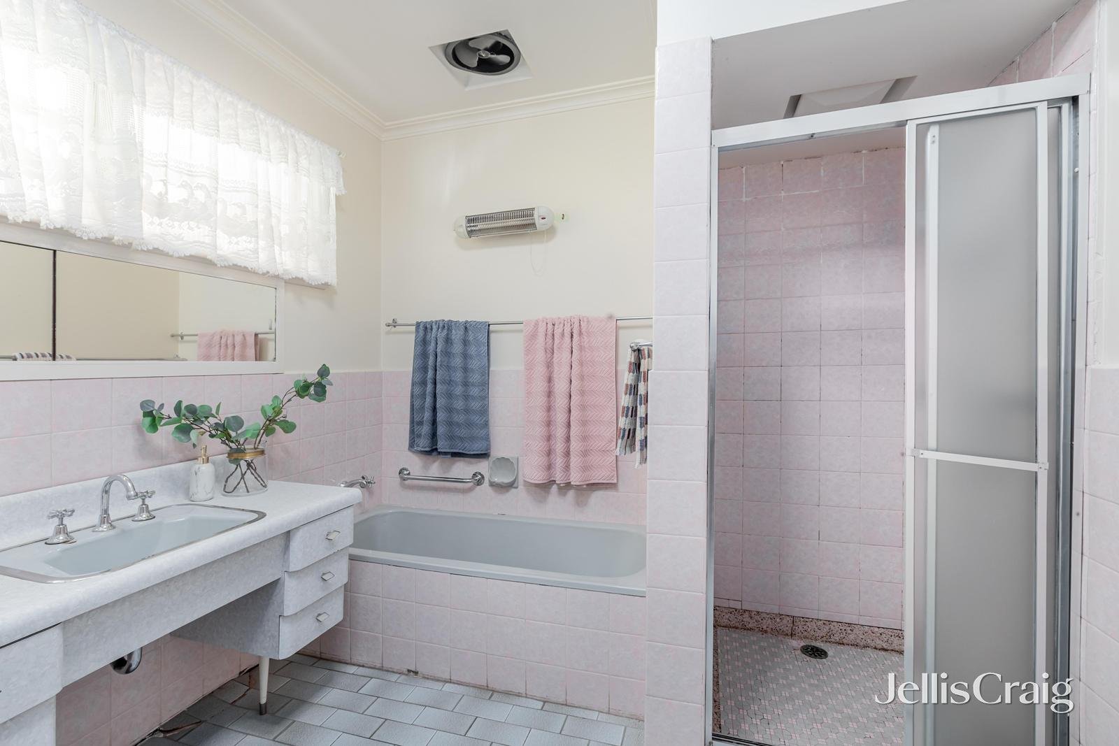153 Manningham Road, Bulleen image 8