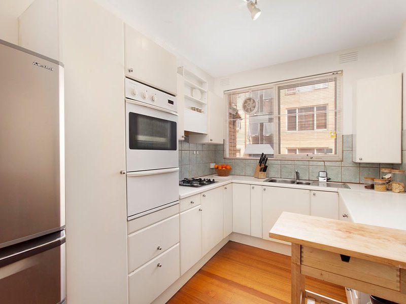 1/53 Tennyson Street, Elwood image 2