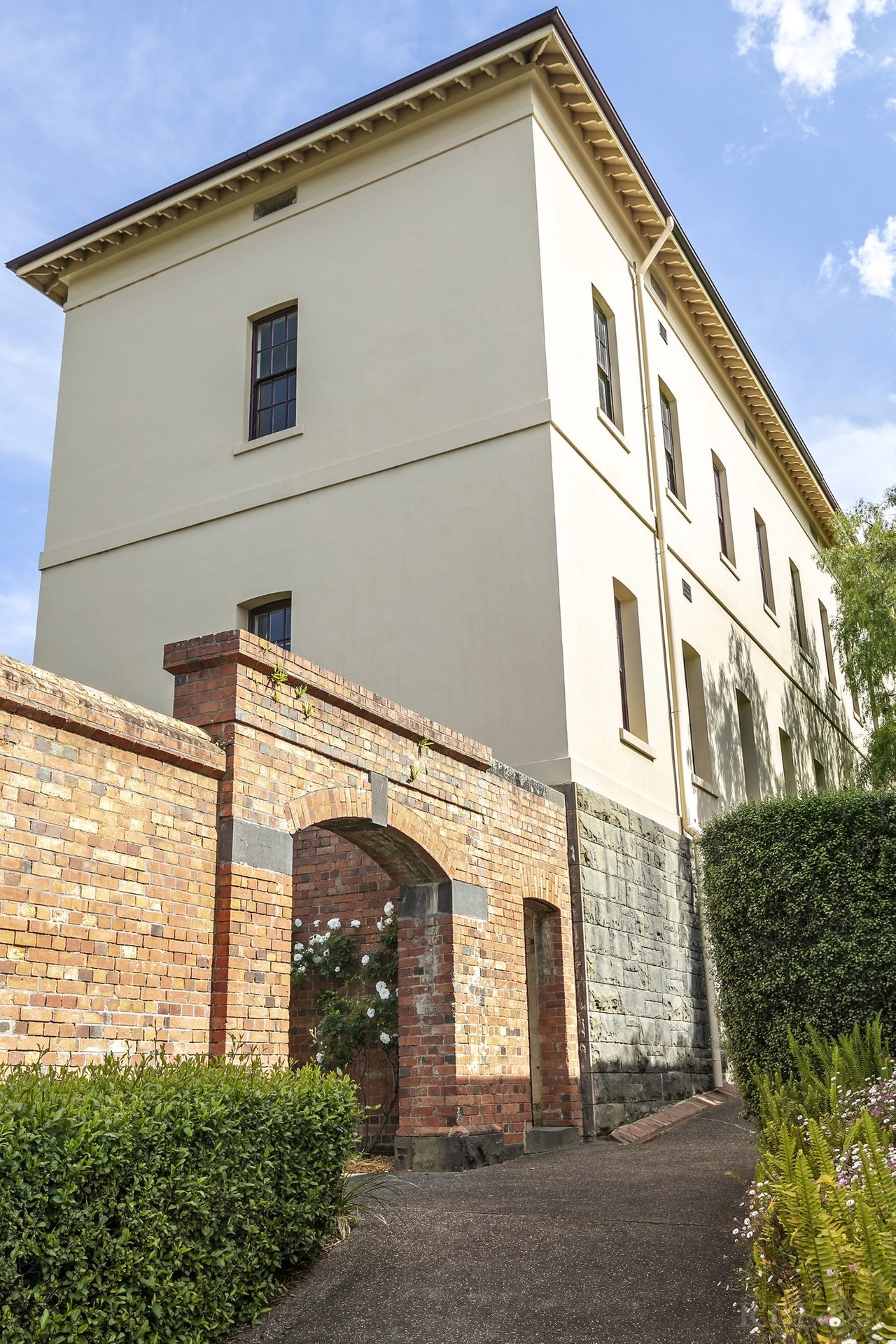 Property Gallery Thumbnail 9