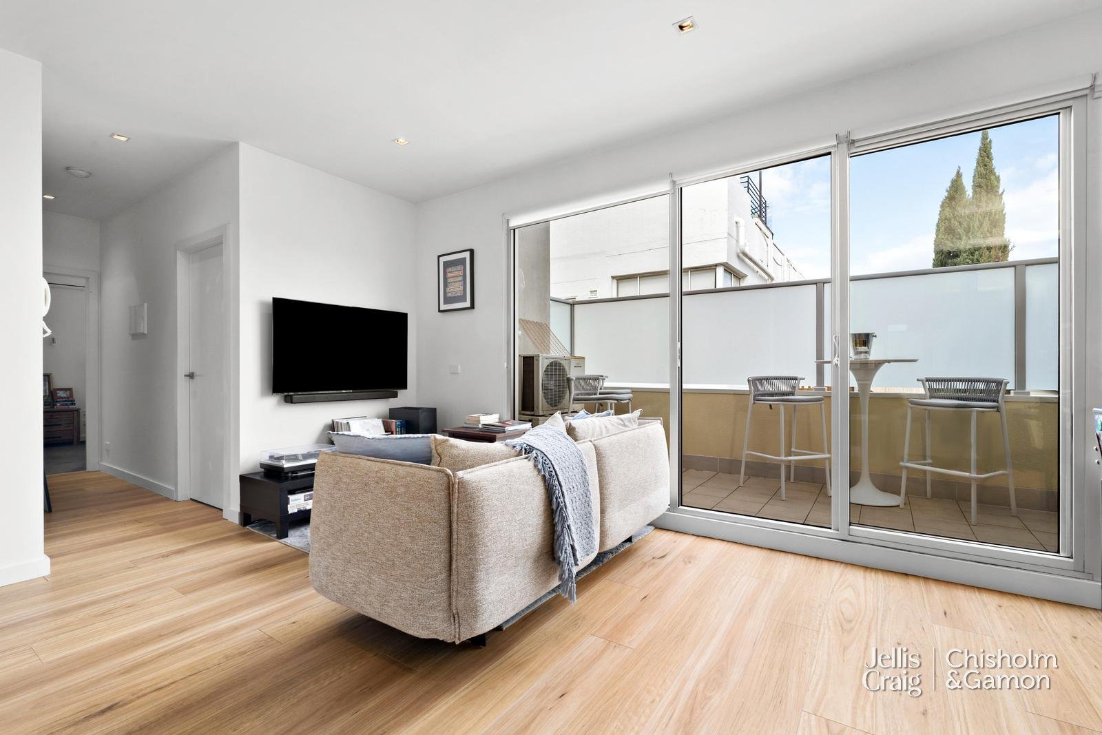 15/30 Docker Street, Elwood image 4