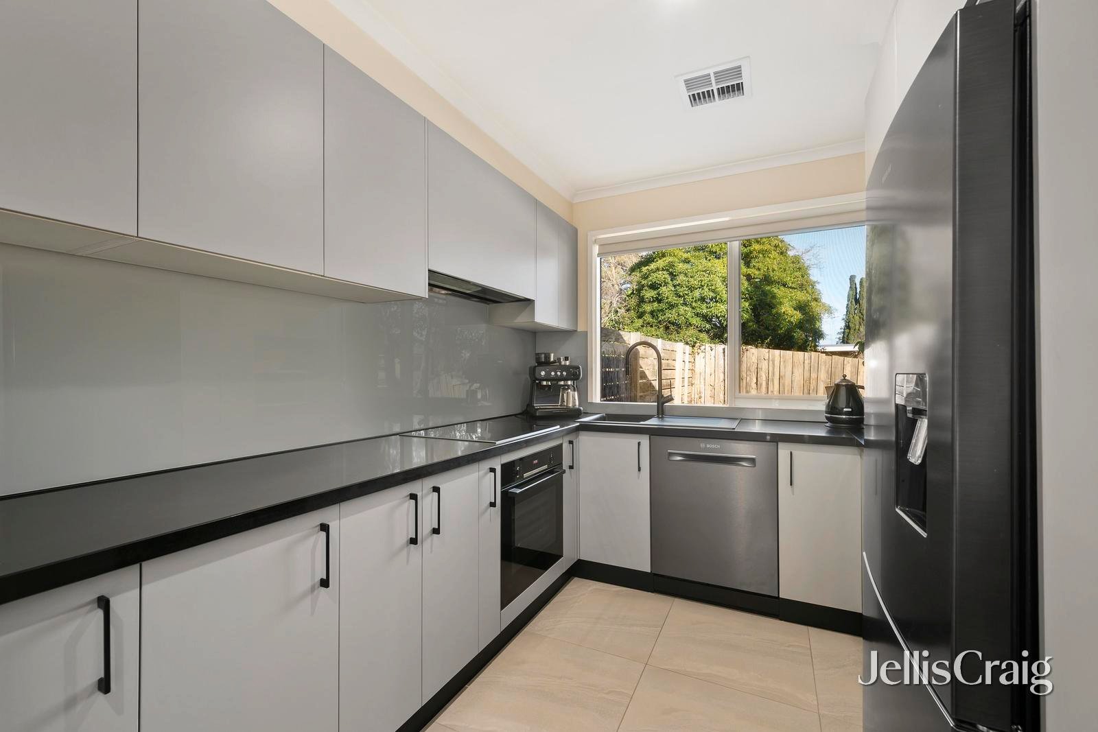 15/30A Forest Road, Ferntree&nbsp;Gully image 2