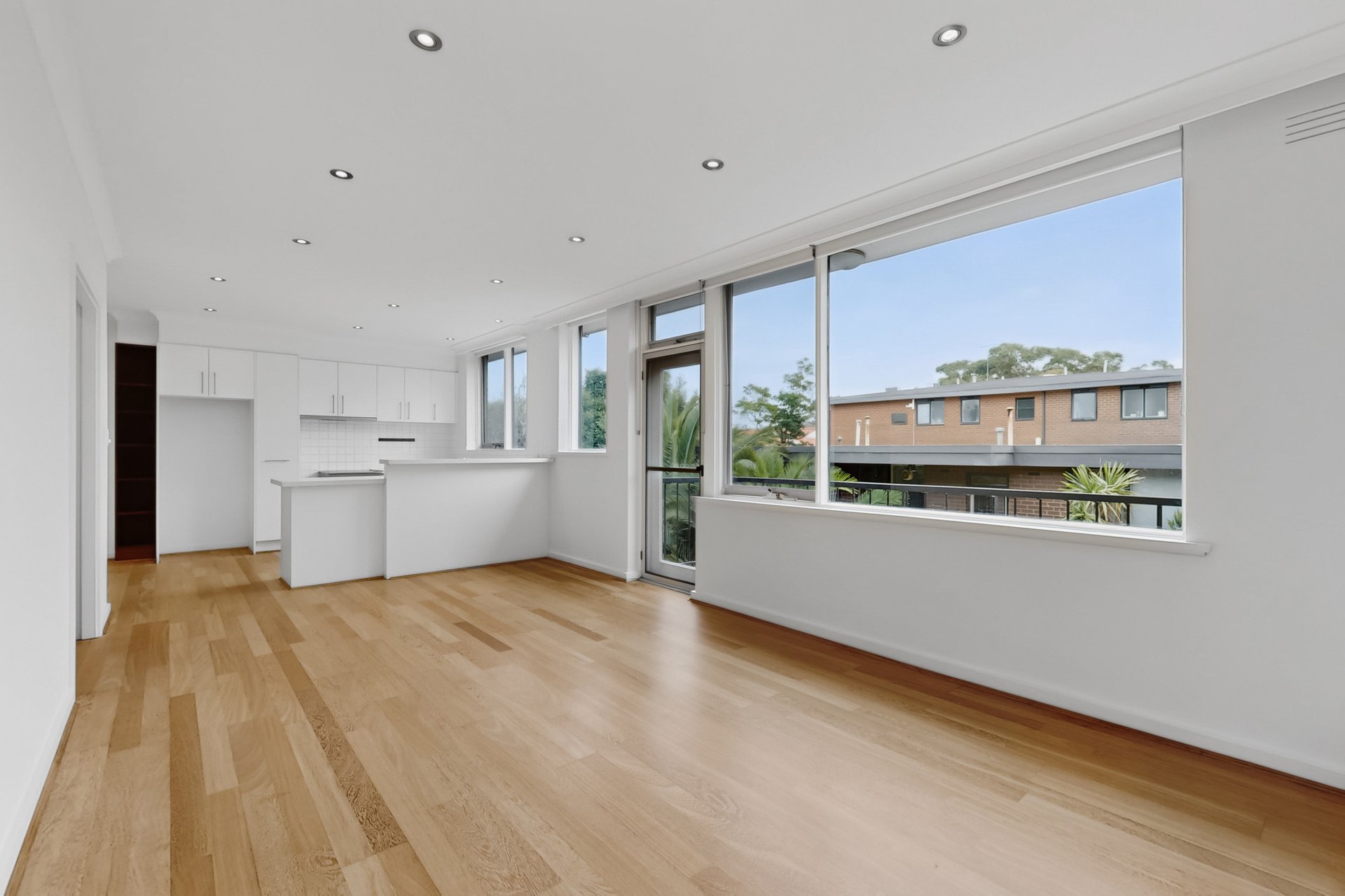 15/31 Dickens Street, Elwood image 2