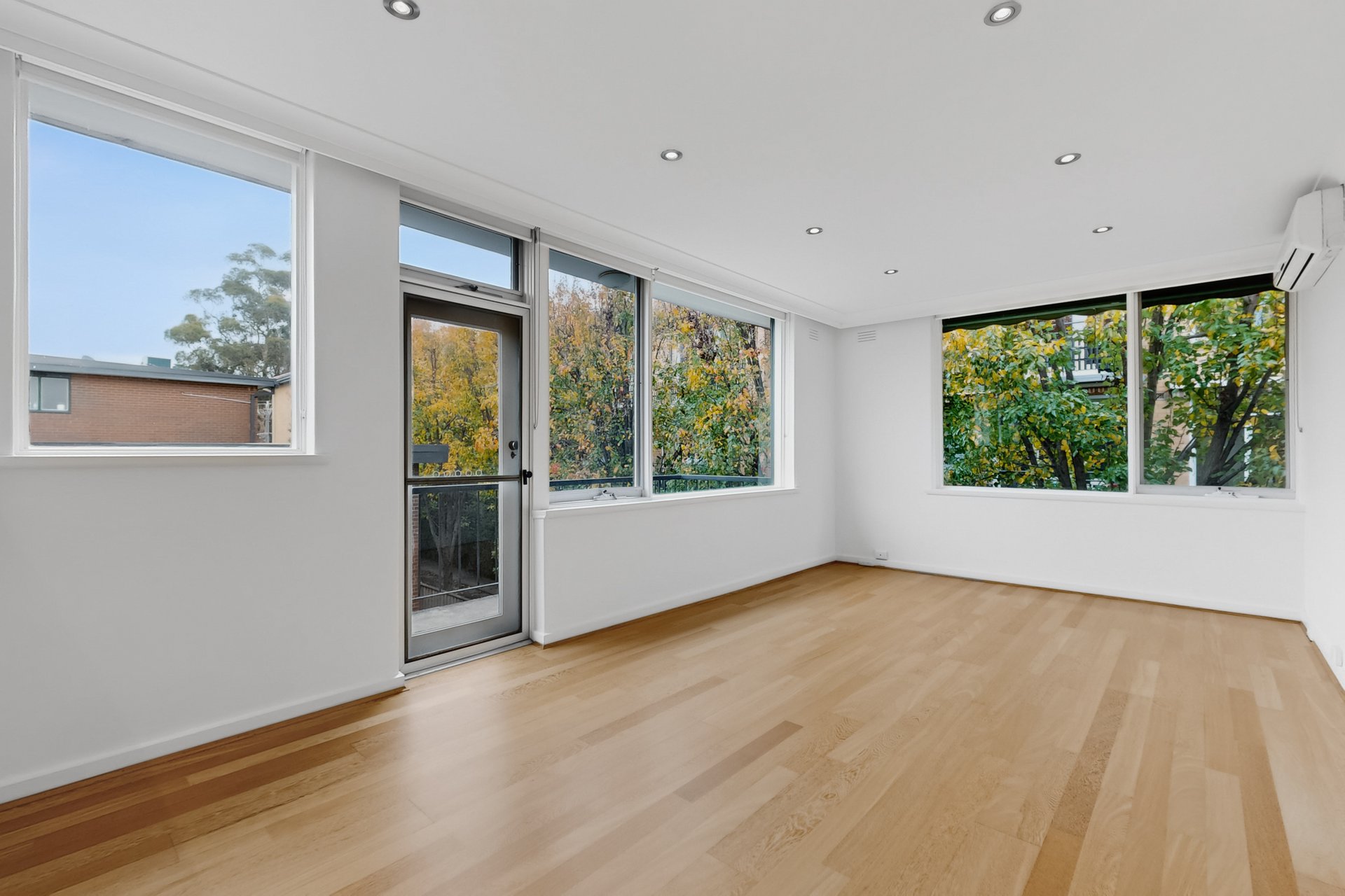 15/31 Dickens Street, Elwood image 4