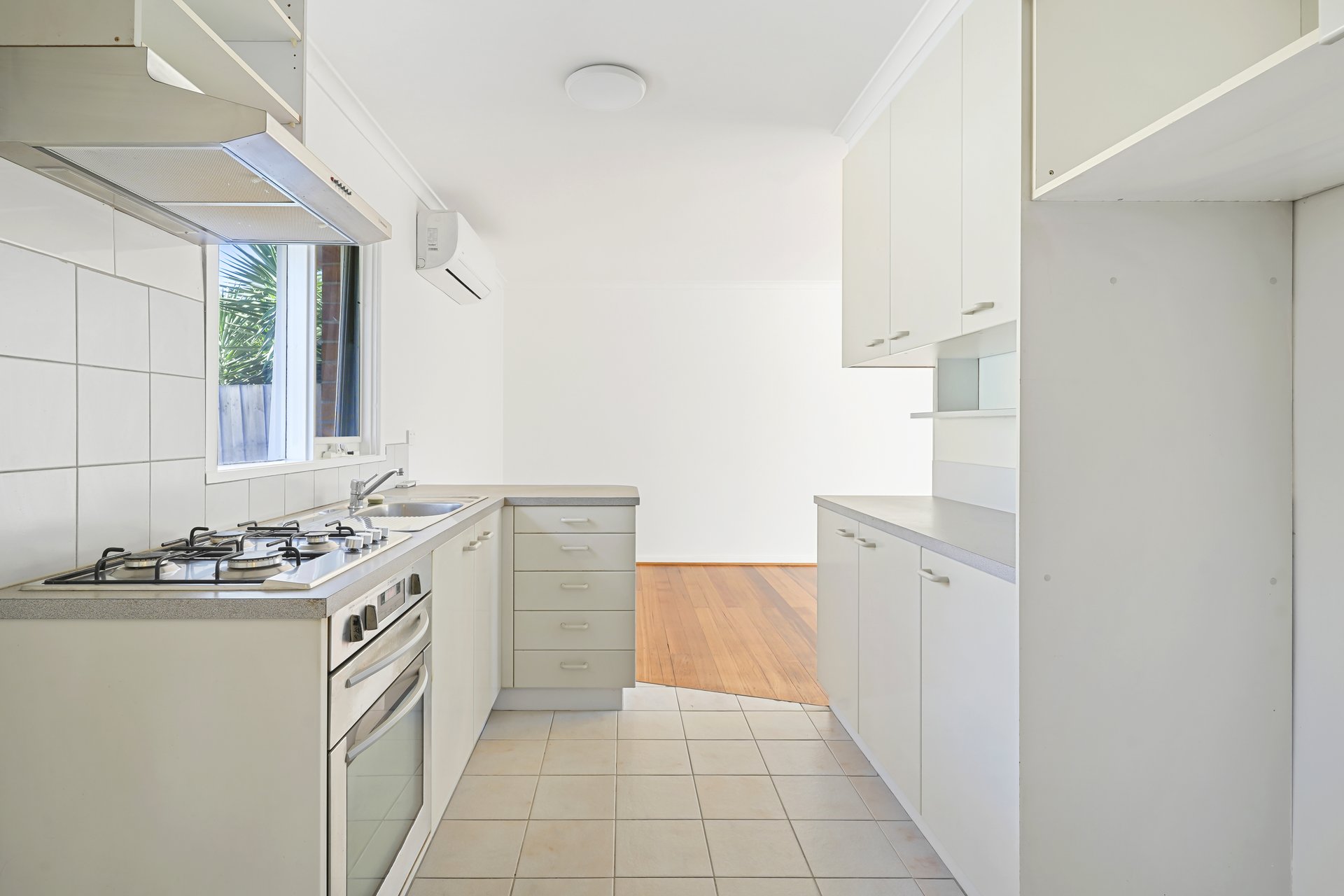 15/315 Nepean Highway, Parkdale image 2