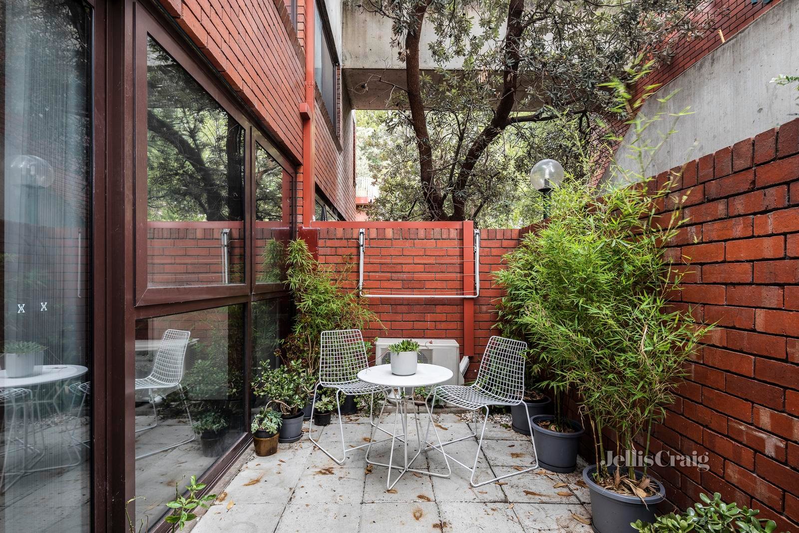 15/335 Abbotsford Street, North Melbourne image 2