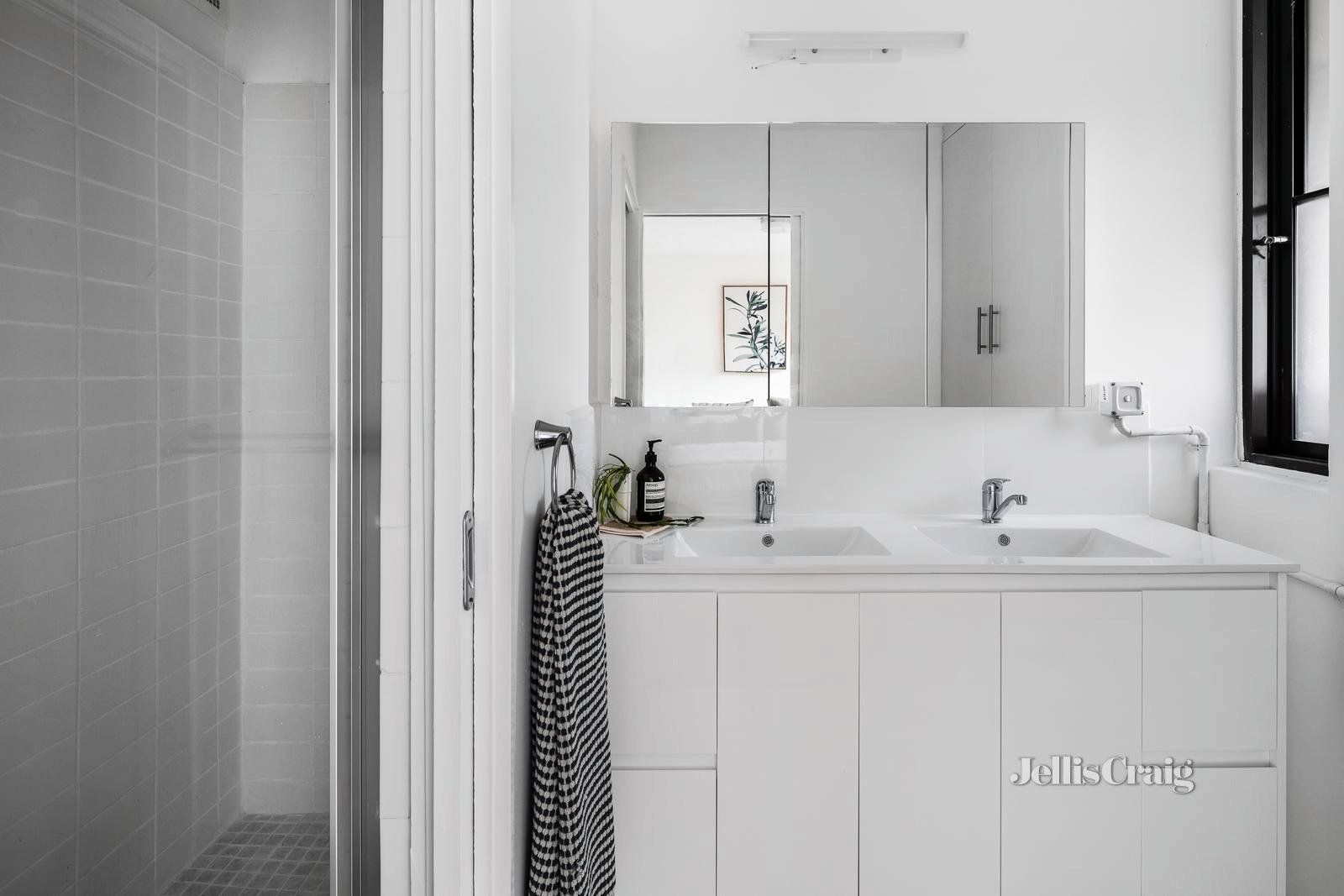 15/335 Abbotsford Street, North Melbourne image 8