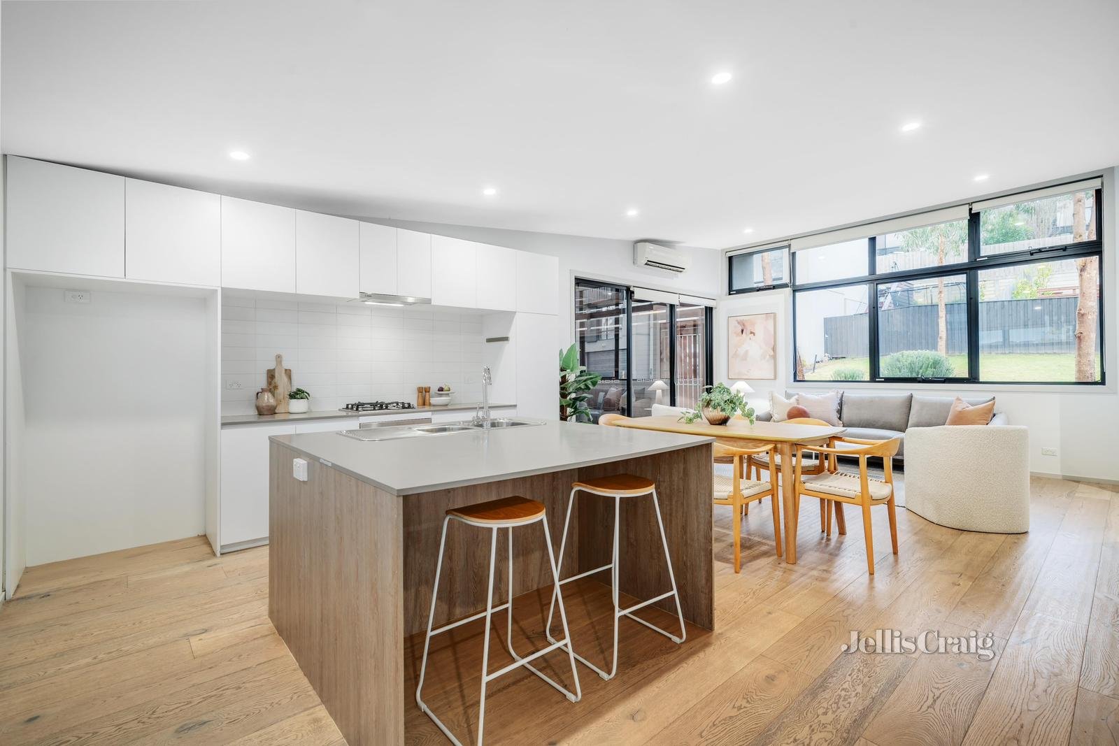 15/37 William Street, Ringwood image 5
