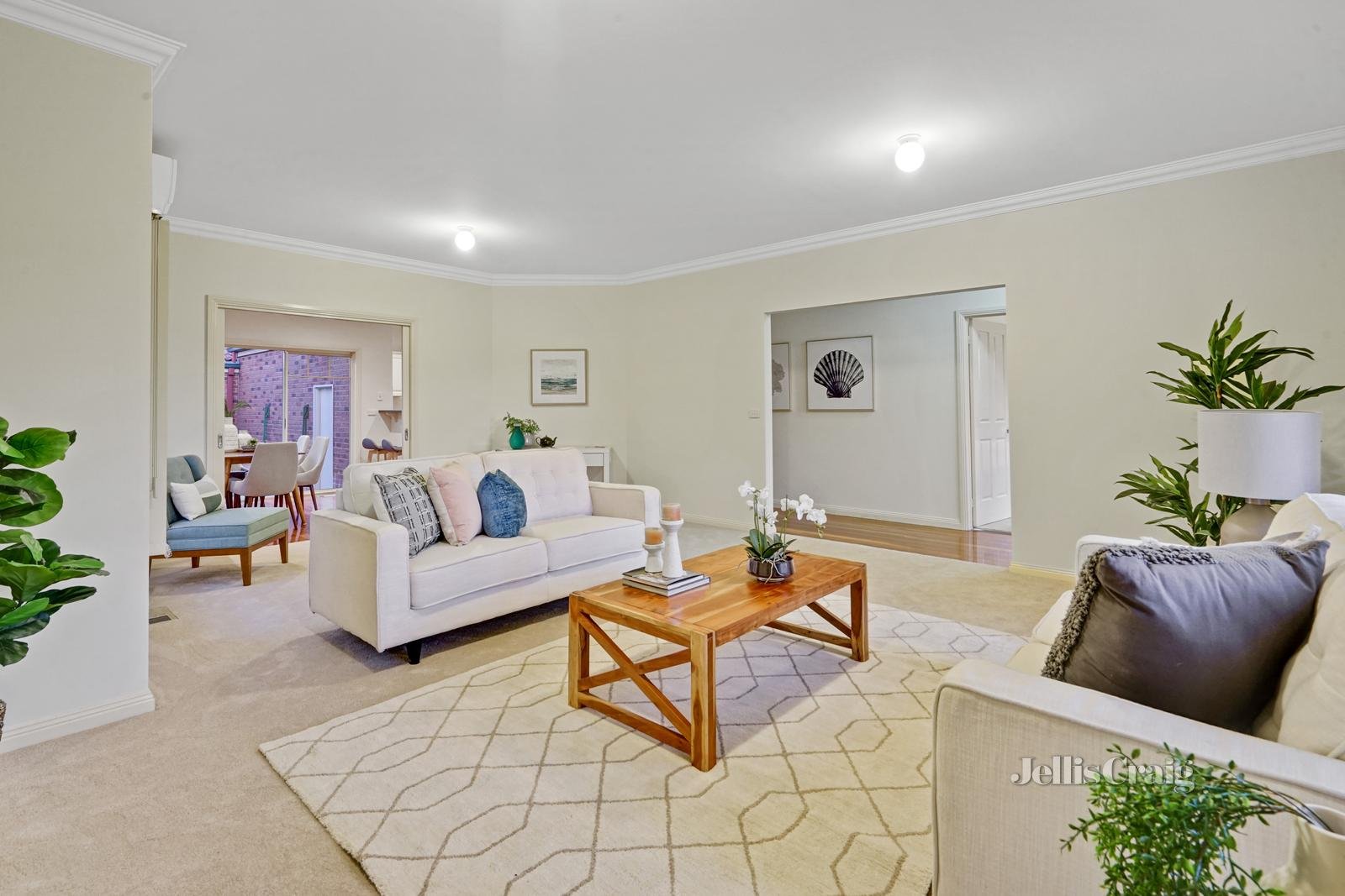 1/54 Hilton Street, Mount Waverley image 3