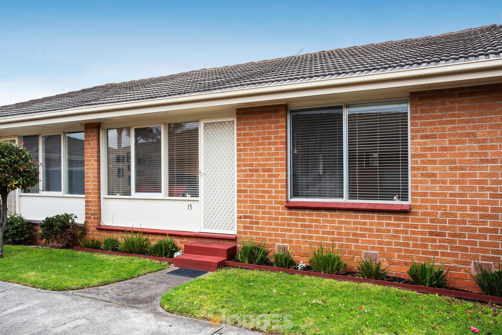 15 / 4 Latona Street Mentone