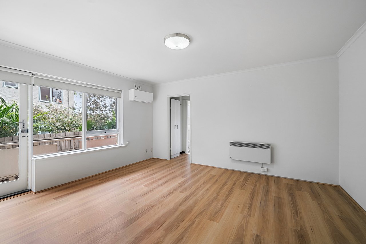 1/54 Liddiard Street, Hawthorn image 2