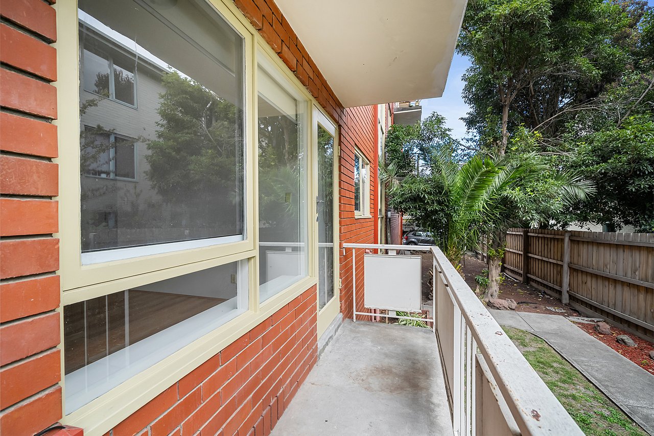 1/54 Liddiard Street, Hawthorn image 7
