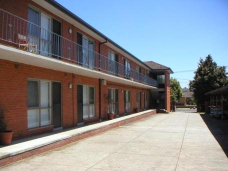 15 / 4 Rosedale Avenue GLEN HUNTLY, VIC 3163