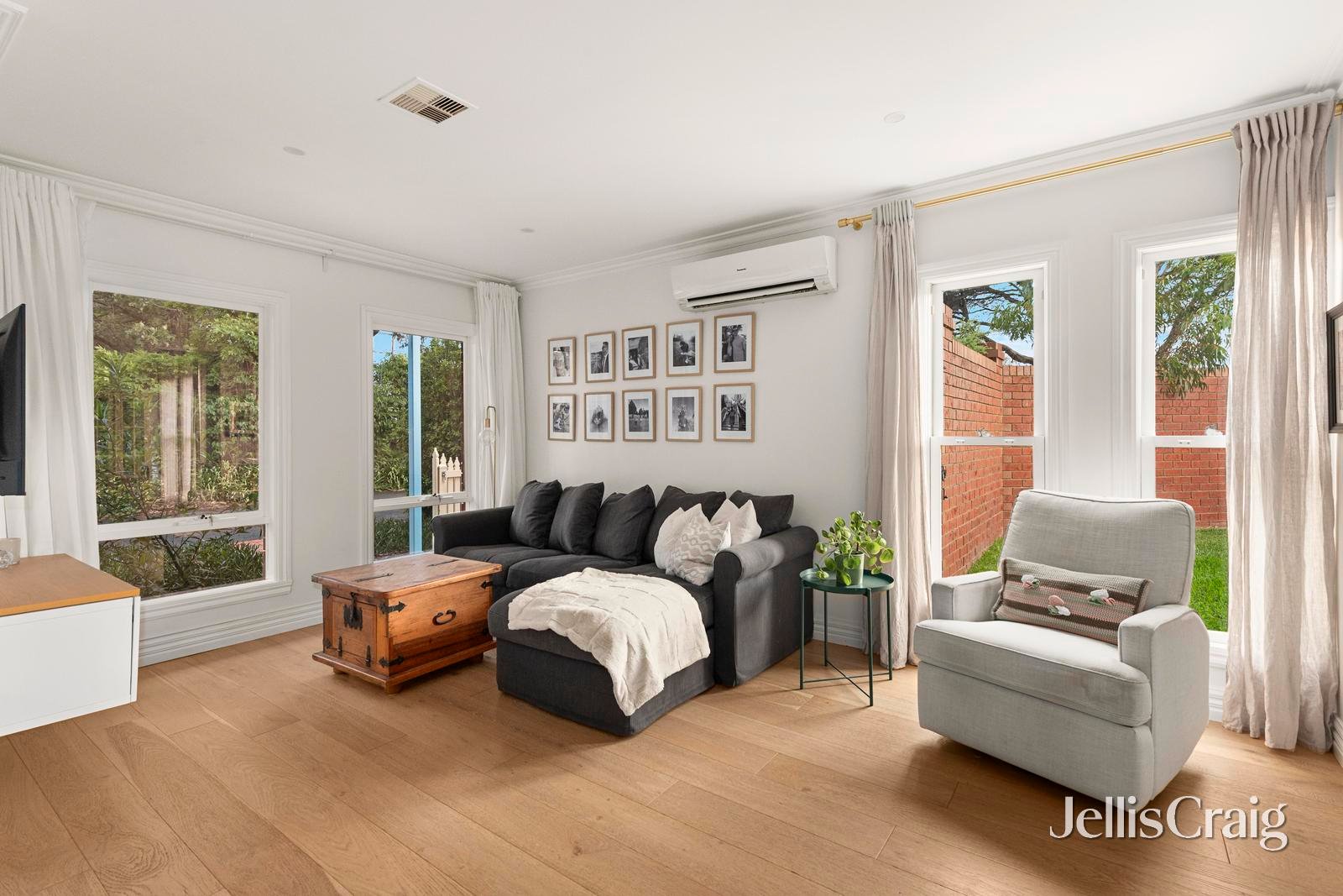 1/54 Warwick Road, Greensborough image 2