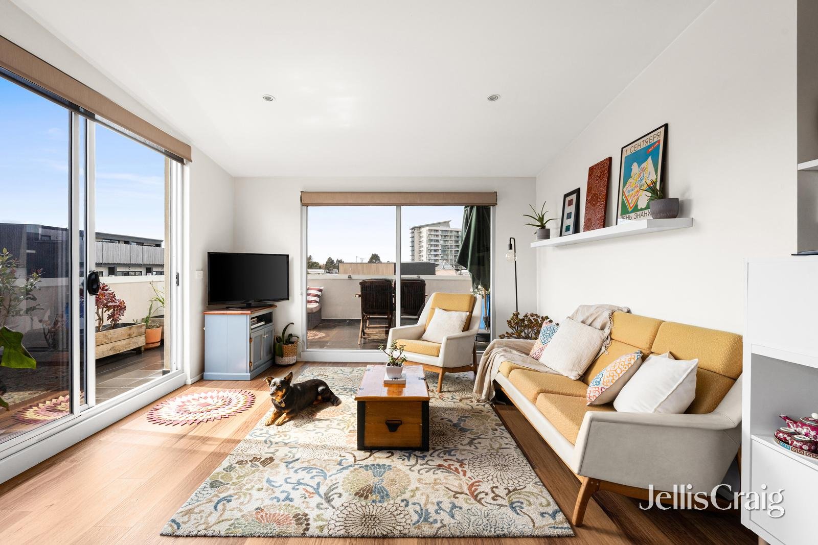 15/414-416 High Street, Northcote image 2