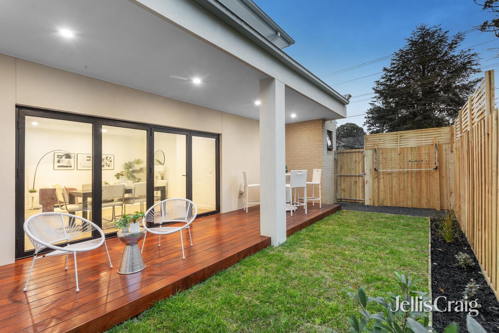 1/55 Amber Grove, Mount Waverley image 12