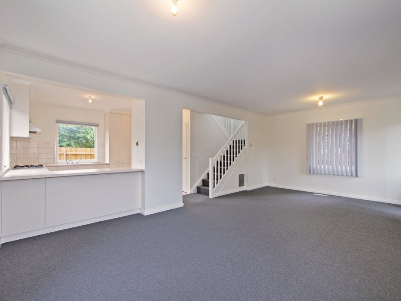 15/5 Devenish Avenue, Montrose image 2