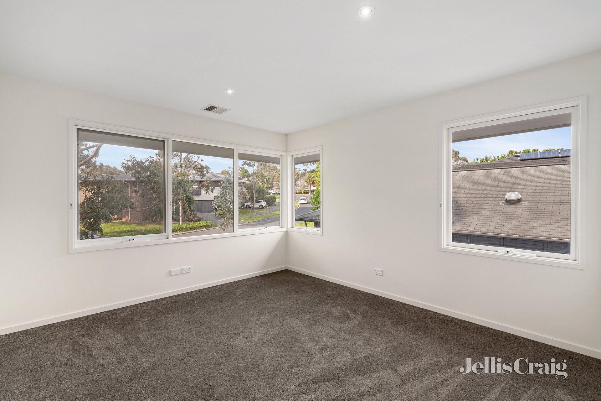 155 Ernest Jones Drive, Macleod image 10