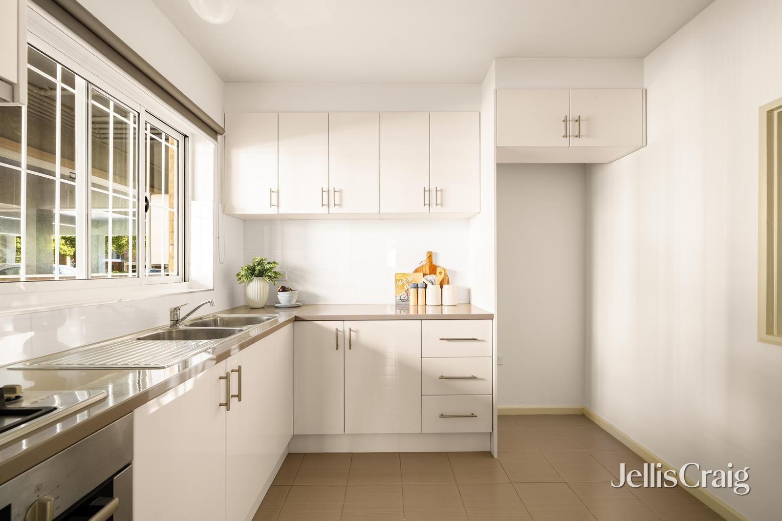 1/55 Haines Street, North&nbsp;Melbourne image 2