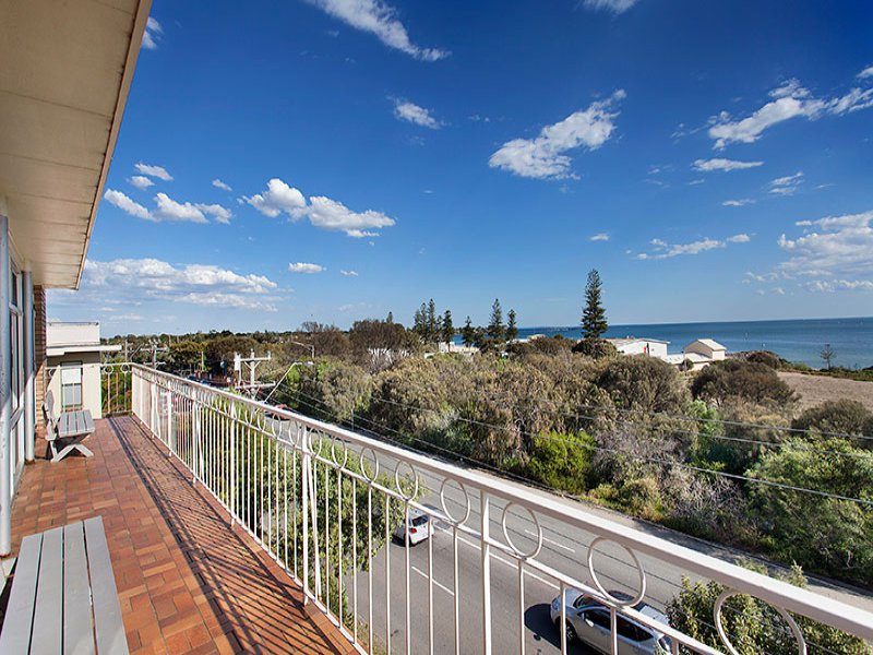 1/55 Ormond Esplanade, Elwood image 4