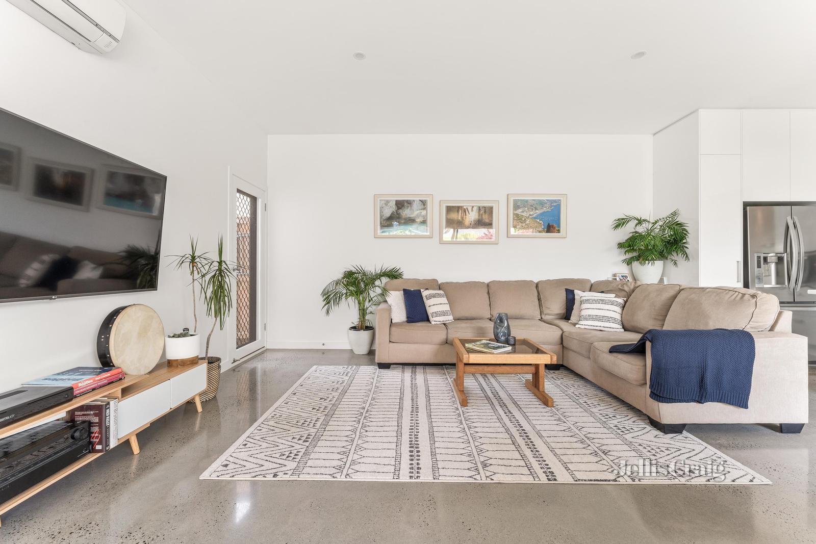 1/55 Rae Avenue, Edithvale image 2