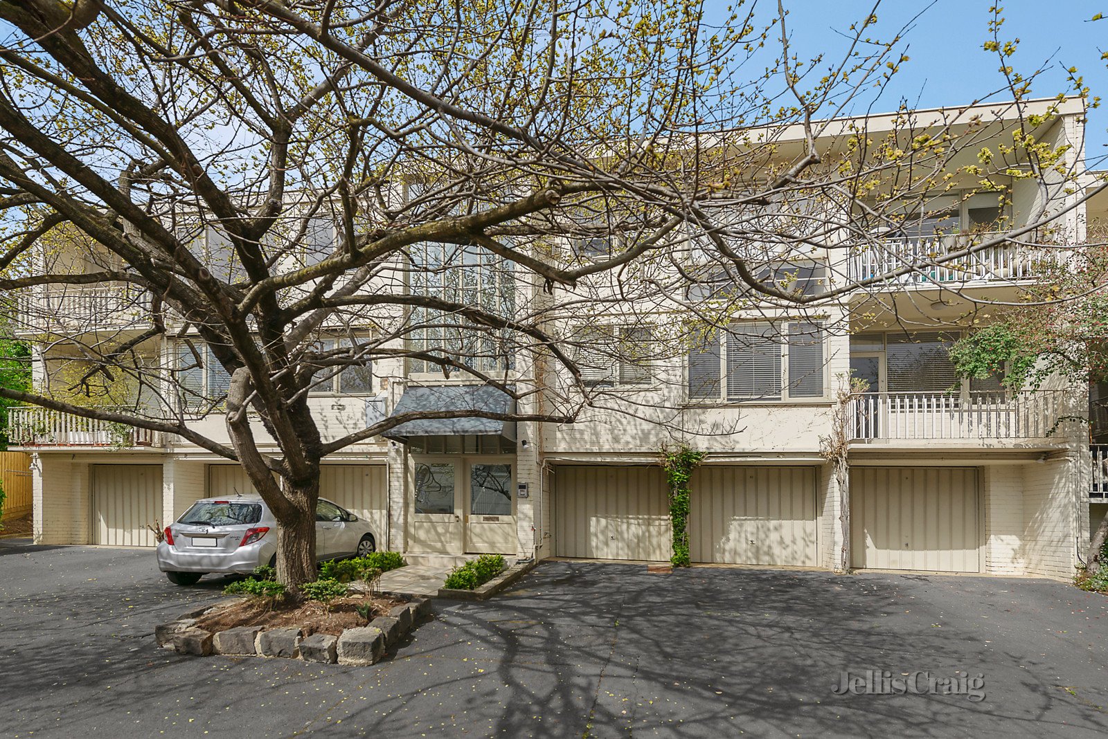 15/5 Selwyn Court, Toorak image 7