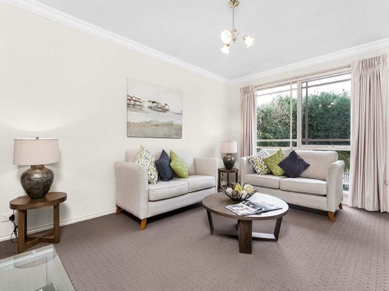 1/55 Talbot Avenue, Balwyn image 2