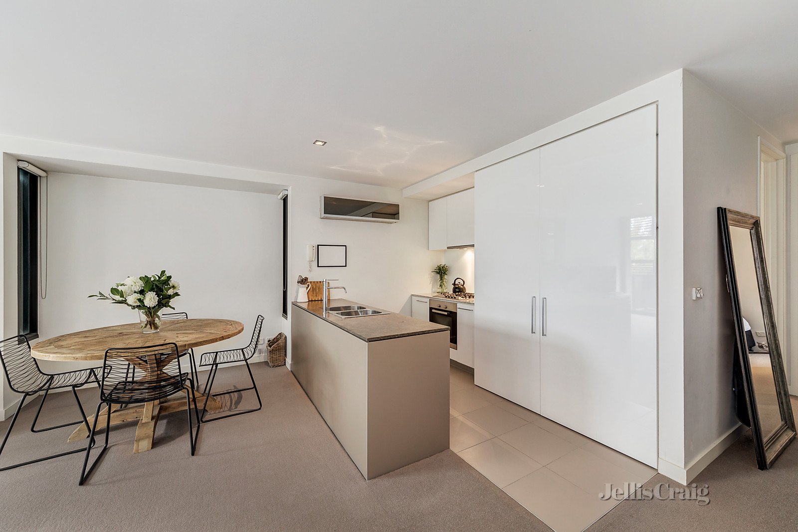 15/5 Warner Street, Malvern image 2