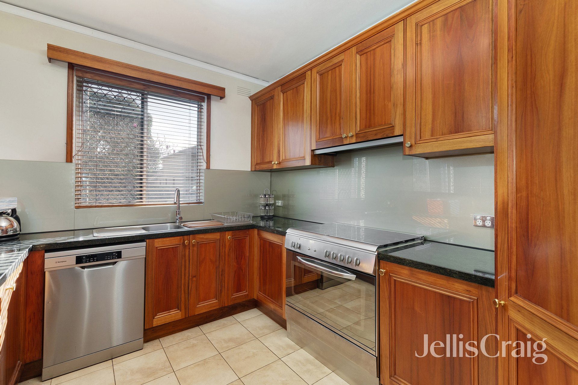 1/55 Waterdale Road, Ivanhoe image 2